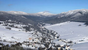 Pohled na lyžařské centrum Dolní Morava